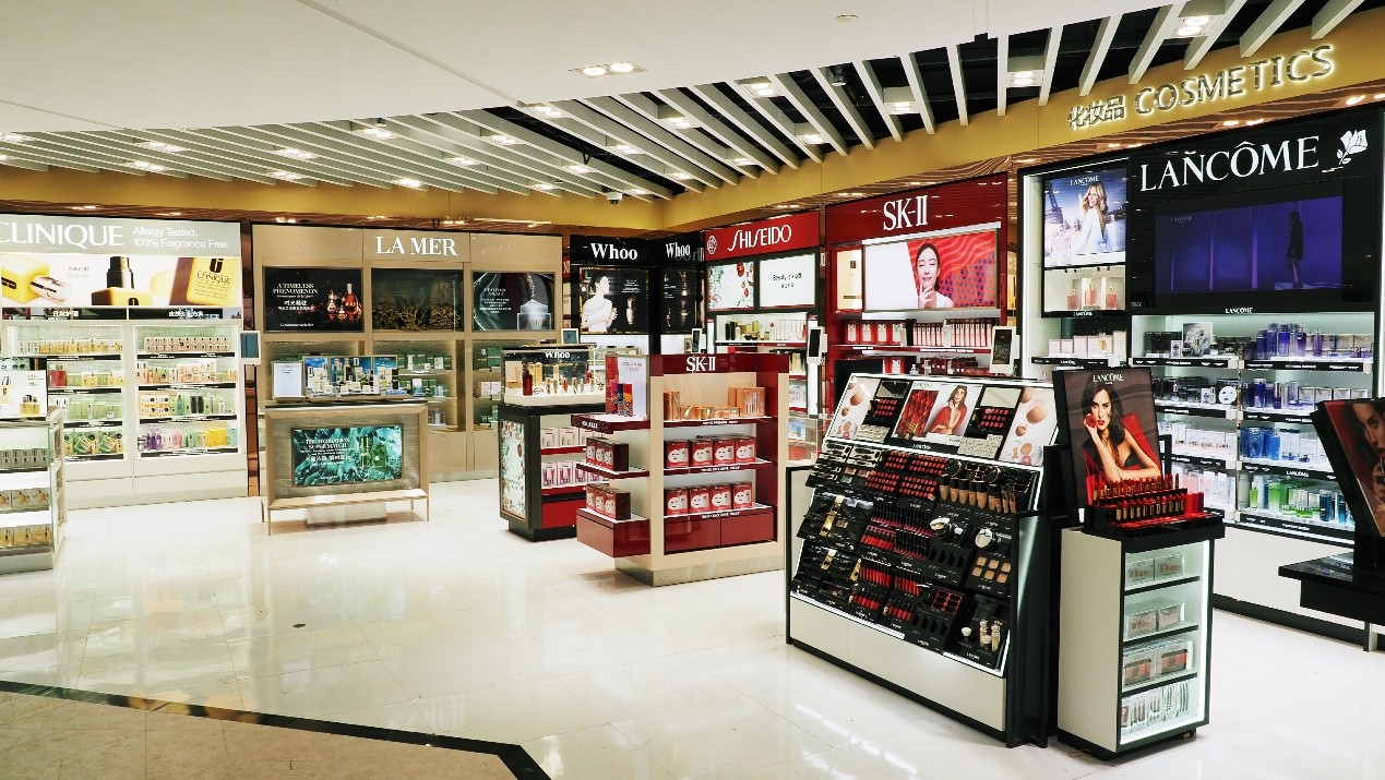 中免集團(tuán)日上上海虹橋國(guó)際機(jī)場(chǎng)進(jìn)境免稅店正式開(kāi)業(yè)