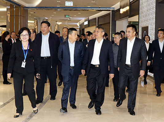 離島免稅新政重大標(biāo)志性項(xiàng)目落成  海口、博鰲免稅店開(kāi)業(yè)儀式在海口順利舉行