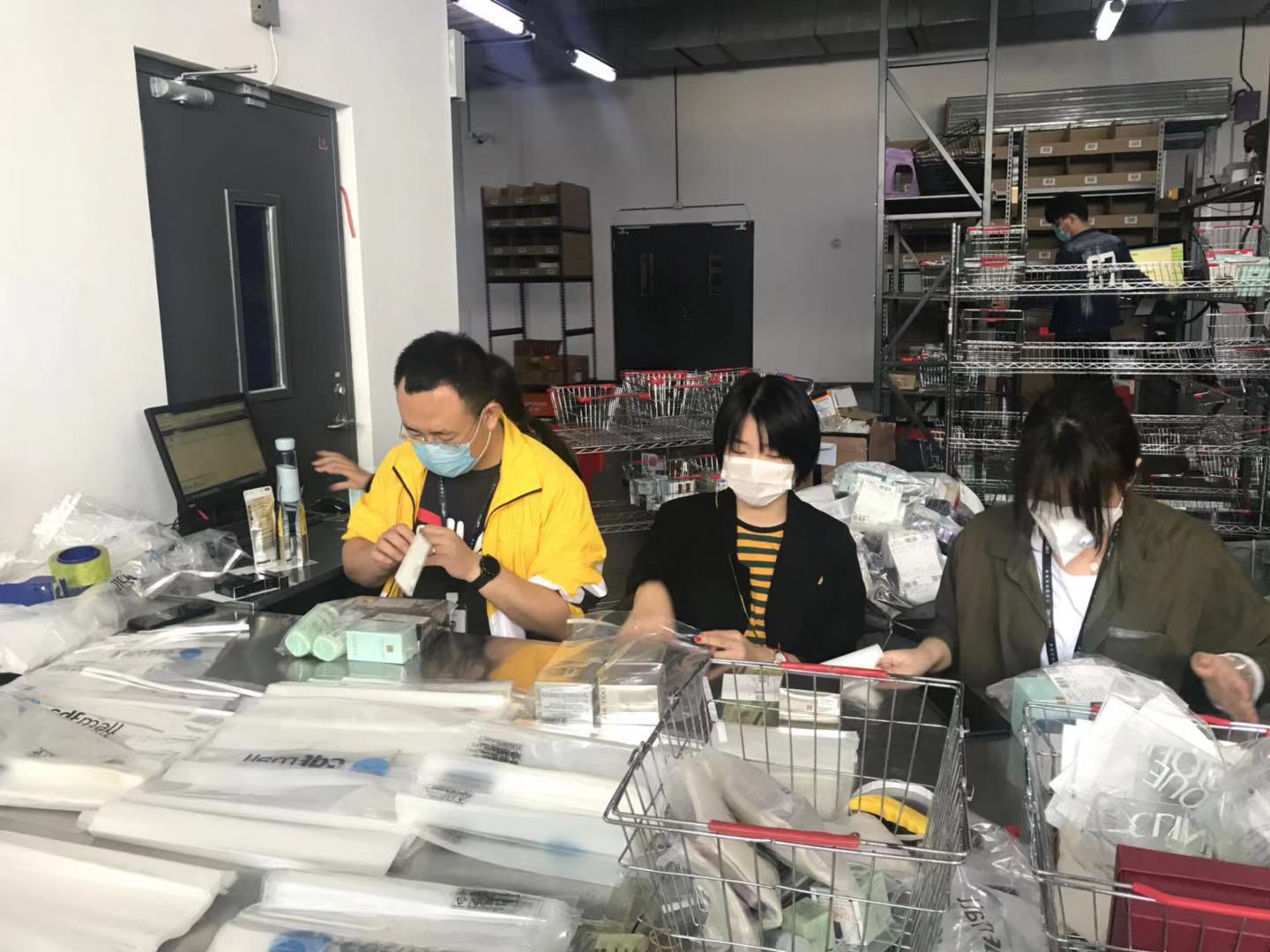 【中國免稅人在行動·黨員先鋒篇】之五：永葆黨員底色 三亞國際免稅城黨員發(fā)揮先鋒模范作用