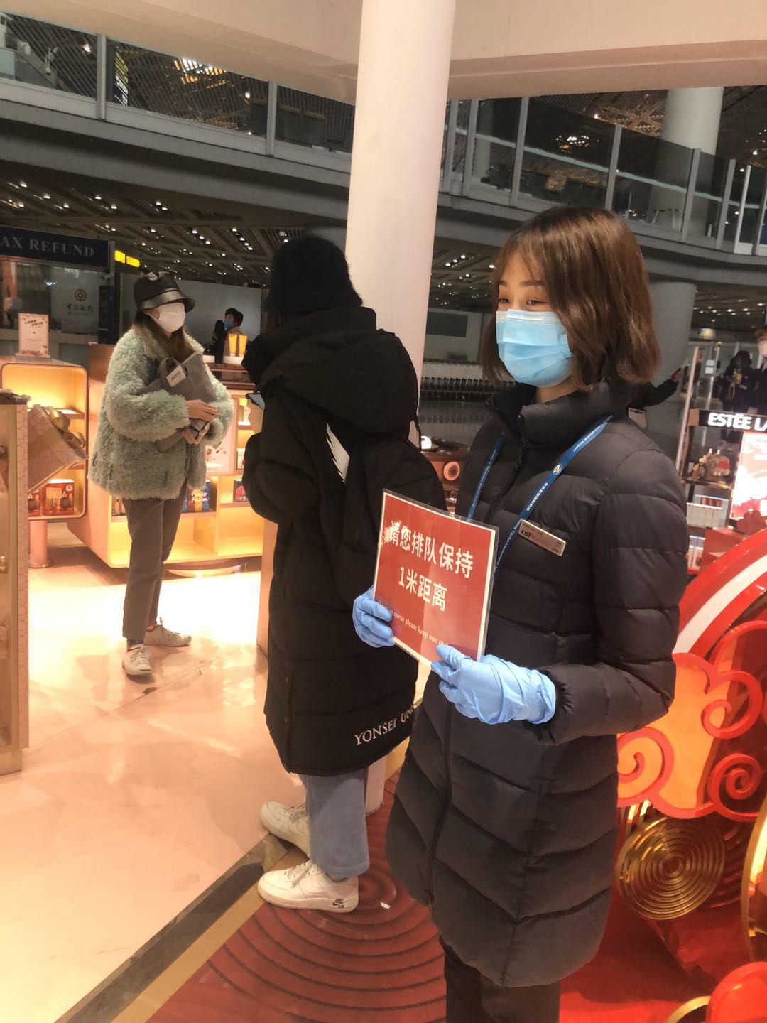 【中國(guó)免稅人在行動(dòng)·一線直擊篇】之十五： 不畏艱險(xiǎn)戰(zhàn)疫情，無(wú)私奉獻(xiàn)顯大愛(ài)