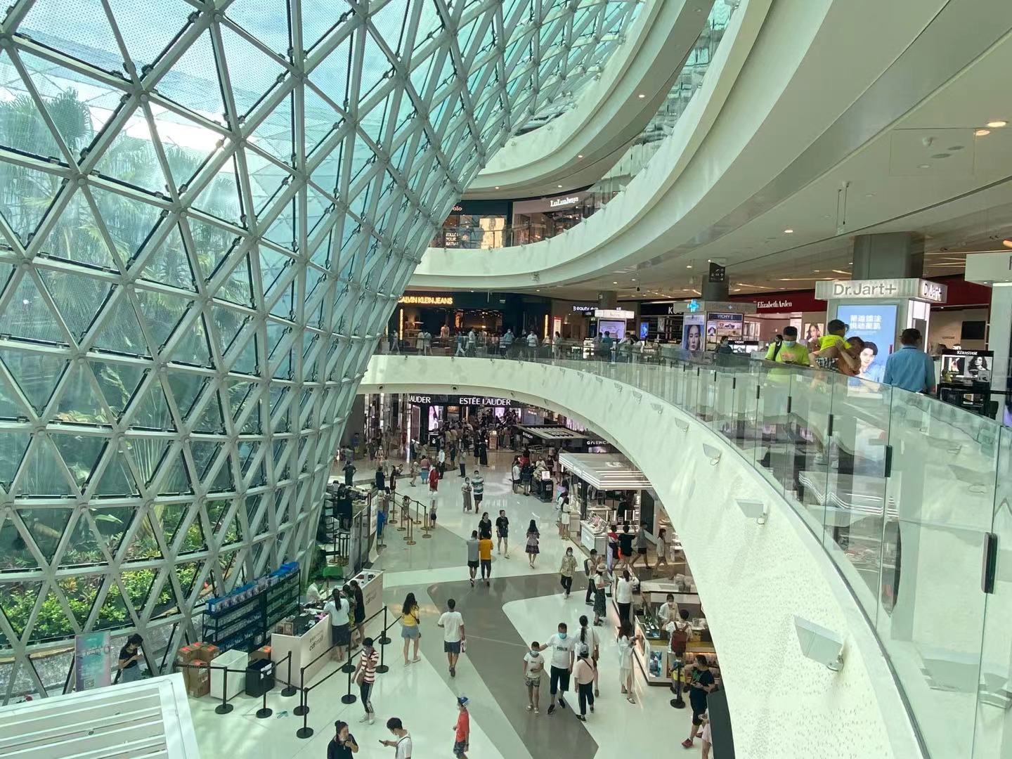 黃金周過(guò)半離島免稅人氣旺 中免集團(tuán)海南活動(dòng)連連銷(xiāo)售節(jié)節(jié)高