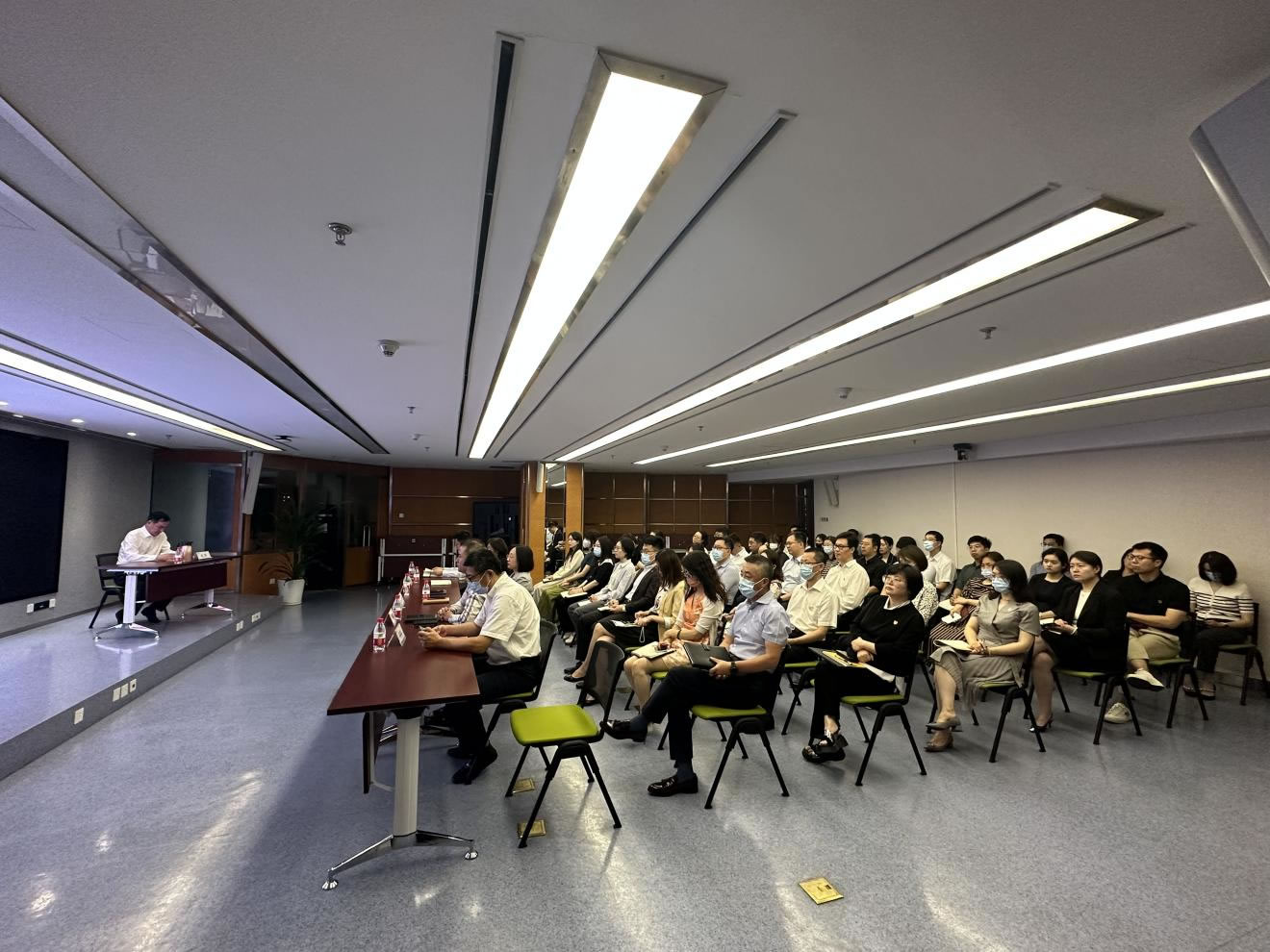 主題教育丨中旅免稅黨委書記王軒同志講授主題教育專題黨課