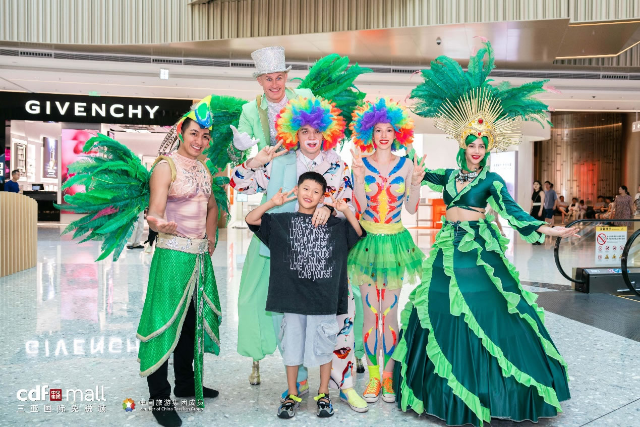 引領(lǐng)風潮樹標桿，cdf三亞國際免稅城十年免稅購物創(chuàng)新實踐